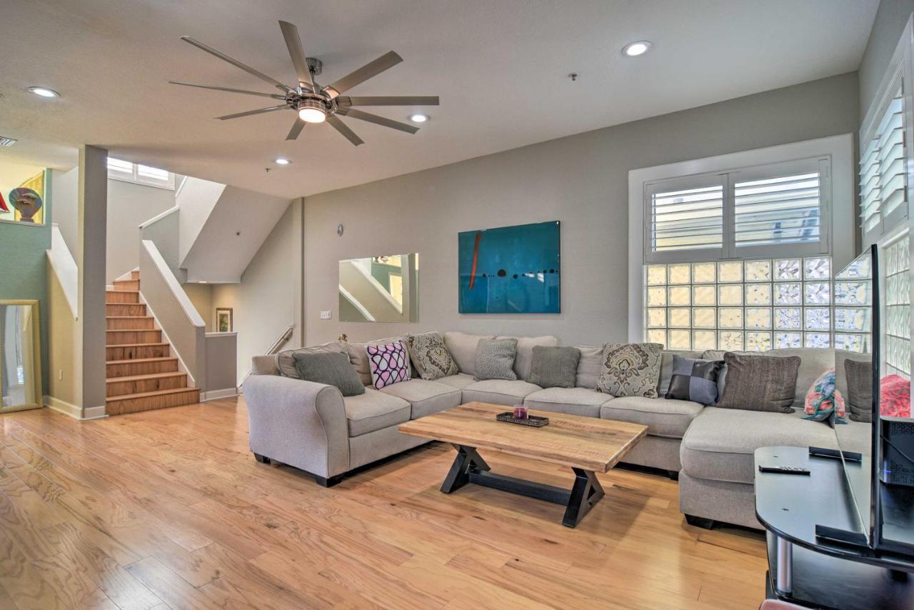 Coastal Sea Side Townhome - Walk To Beach! 克利尔沃特 外观 照片